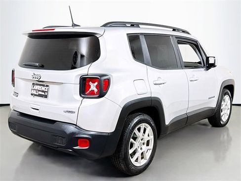 Used 2021 Jeep Renegade Latitude image 4