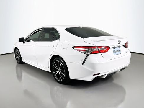 Used 2020 Toyota Camry SE image 5