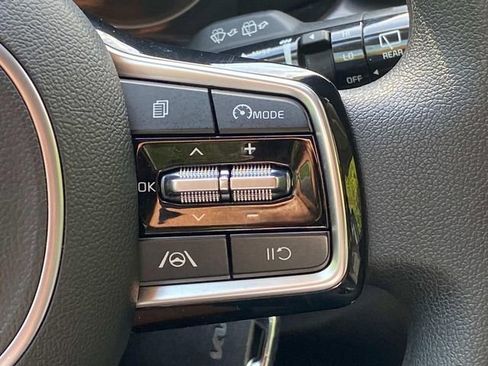 Used 2023 Kia Sorento LX FWD image 21