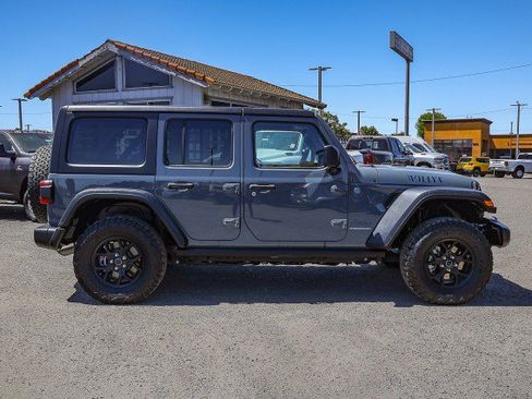Used 2024 Jeep Wrangler Unlimited AWD/4WD image 3