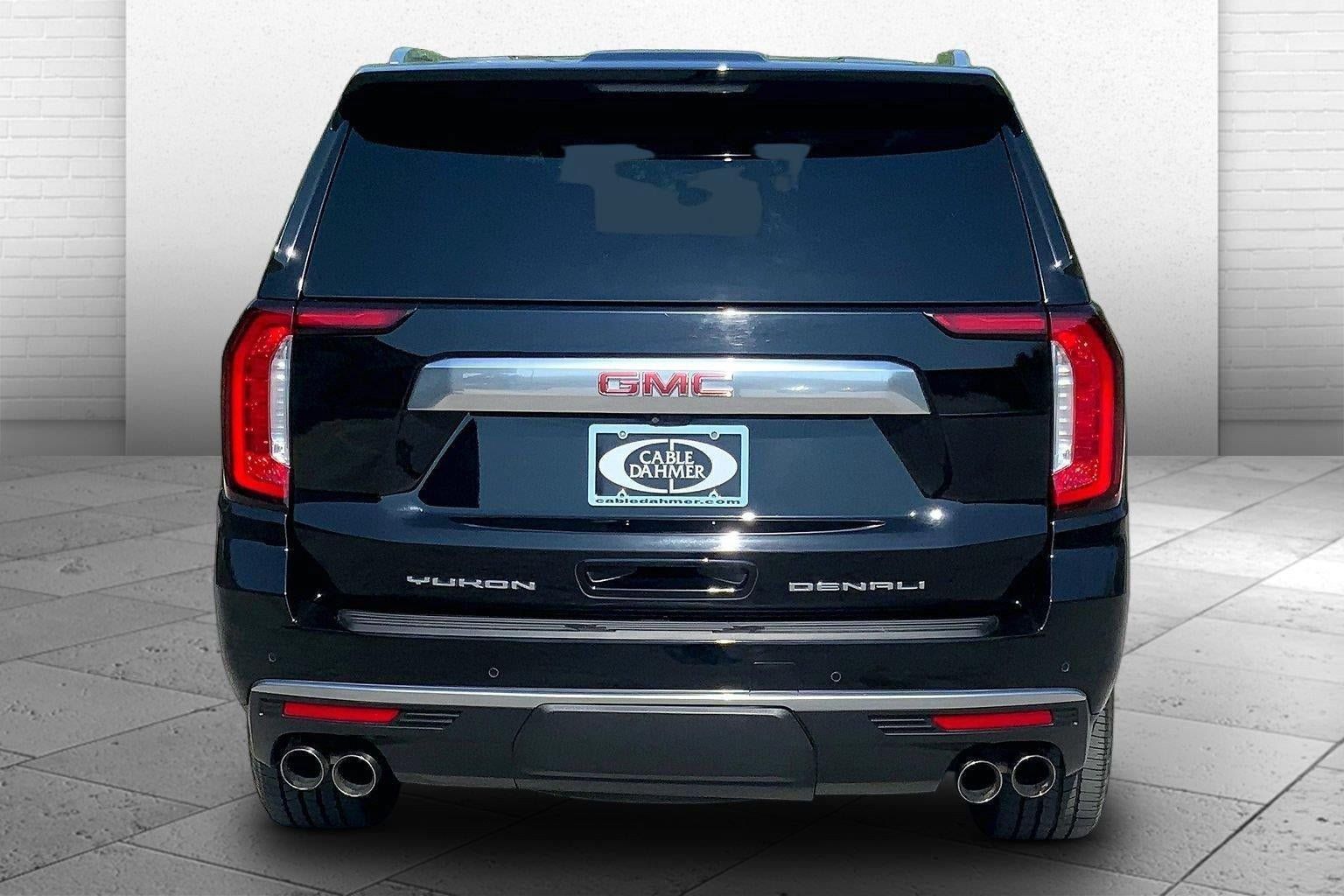 Used 2024 GMC Yukon Denali w/ Denali Reserve Package AWD/4WD image 3