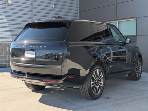 Used 2024 Land Rover Range Rover SE AWD/4WD image 7