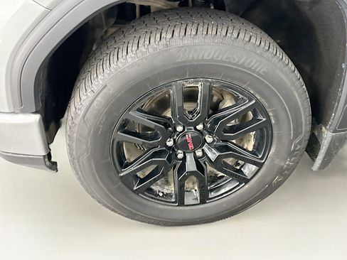 Used 2024 GMC Sierra 1500 Elevation image 11
