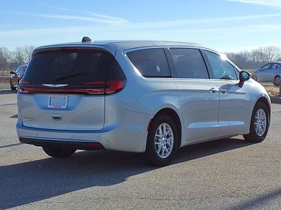 Used 2024 Chrysler Pacifica Touring-L