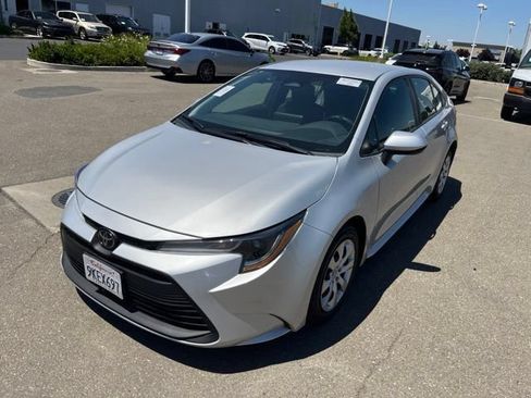 Used 2024 Toyota Corolla LE FWD image 1