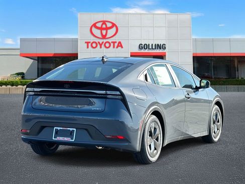 New 2026 Toyota Prius Plug-In Hybrid FWD image 3