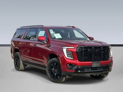 New 2026 GMC Yukon XL Denali w/ Sun & Power Step Package