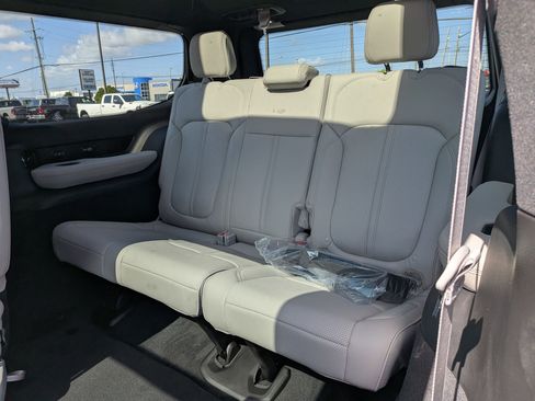 New 2026 Jeep Grand Wagoneer Summit AWD/4WD image 25