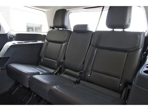 Used 2025 Ford Expedition Active AWD/4WD image 12