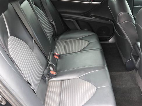 Used 2023 Toyota Camry SE FWD image 11