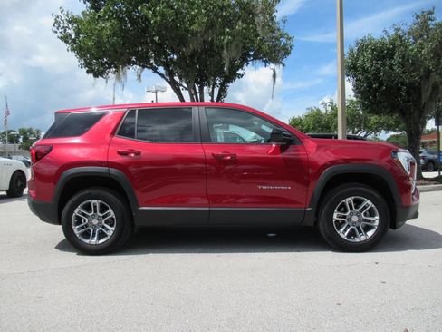 Used 2025 GMC Terrain Elevation FWD image 2