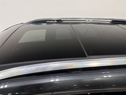 Used 2019 Chevrolet Equinox LT w/ Sun & Navigation Package AWD/4WD image 9