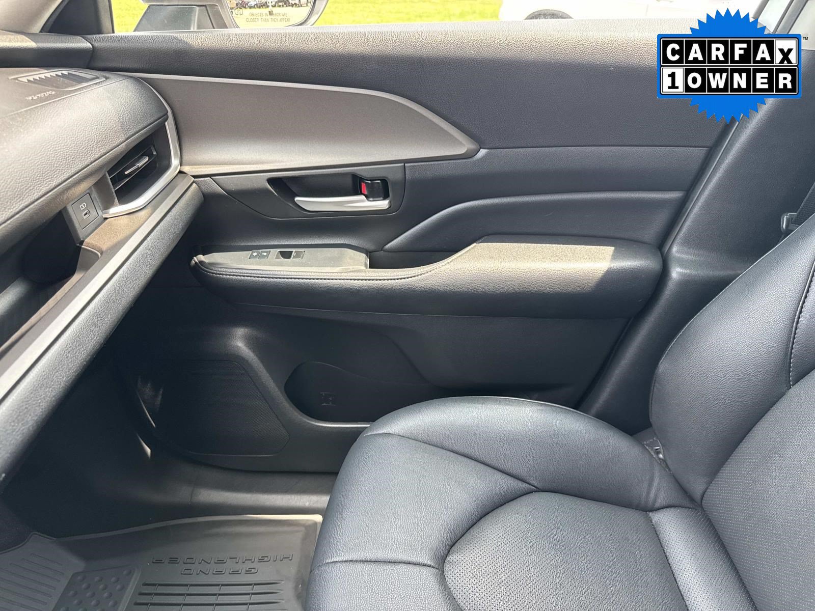 Used 2024 Toyota Grand Highlander AWD image 26