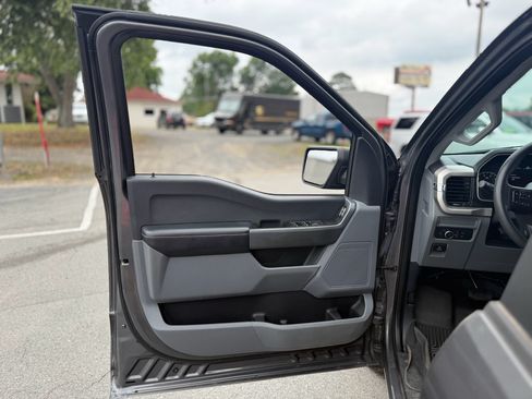 Used 2021 Ford F150 XLT AWD/4WD image 24