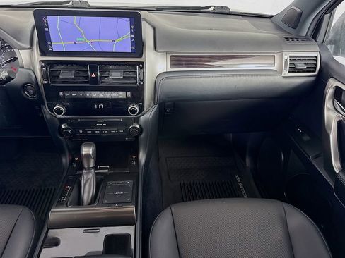 Used 2022 Lexus GX 460 w/ Accessory Package image 23