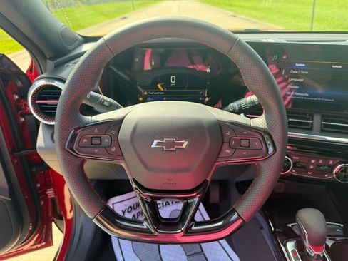 New 2026 Chevrolet Trax RS w/ Sunroof Package image 29