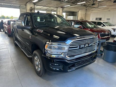 Used 2024 RAM 2500 Laramie AWD/4WD image 1