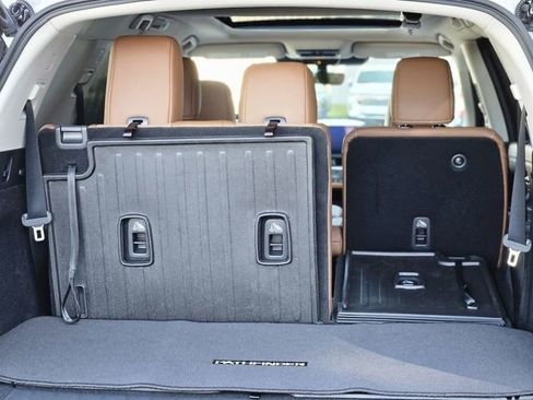 New 2026 Nissan Pathfinder Platinum image 30