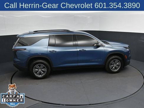 Used 2025 Chevrolet Traverse LT FWD image 35