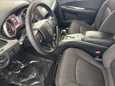 Used 2017 Dodge Journey SE w/ Flexible Seating Group FWD image 18