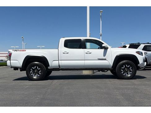 Certified 2023 Toyota Tacoma TRD Off-Road w/ Advanced Technology Package AWD/4WD image 3