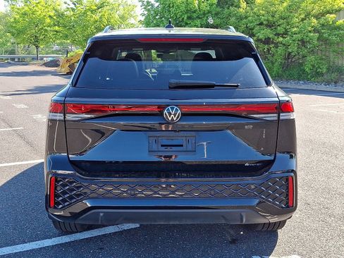 Used 2025 Volkswagen Tiguan SE R-Line AWD/4WD image 5