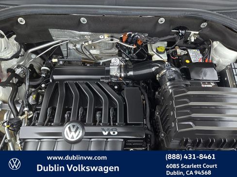 Certified 2023 Volkswagen Atlas Cross Sport SE w/ Panoramic Sunroof Package FWD image 26