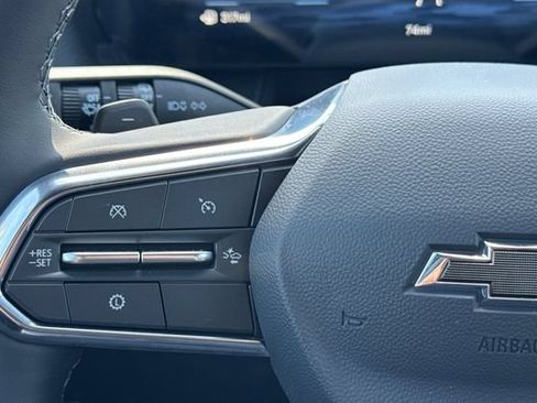 New 2027 Chevrolet Equinox LT w/ Convenience Package II FWD image 34