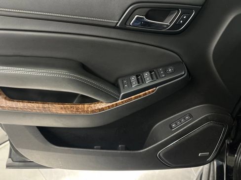 Used 2017 Chevrolet Suburban Premier RWD image 16