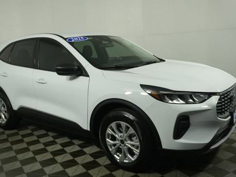 Certified 2025 Ford Escape Active AWD/4WD image 2