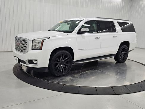 Used 2018 GMC Yukon XL SLE AWD/4WD image 1