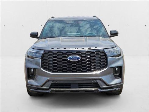 New 2025 Ford Explorer ST-Line image 5