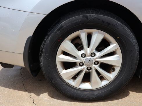 Used 2016 Kia Sedona L FWD image 9