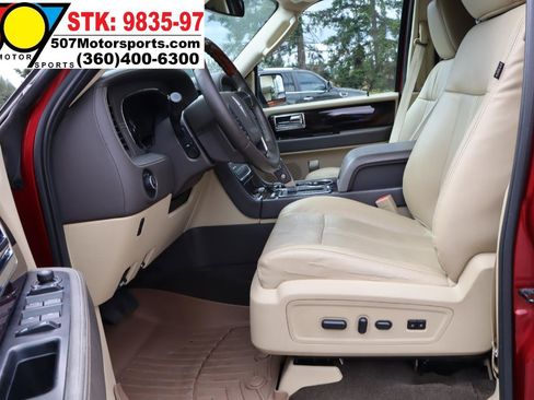Used 2015 Lincoln Navigator 4WD w/ Equipment Group 101A Reserve image 12