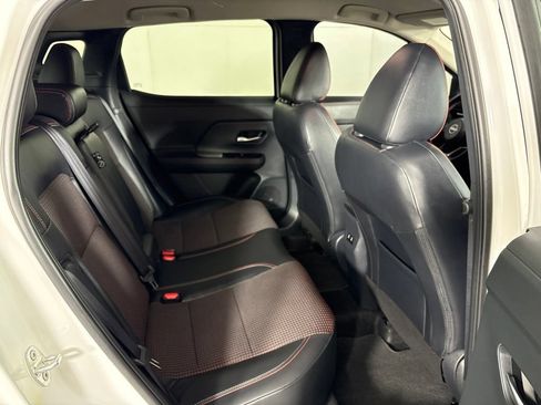 Certified 2025 Nissan Kicks SR FWD image 18