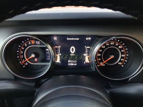 Certified 2020 Jeep Gladiator Sport w/ Quick Order Package 24S image 35