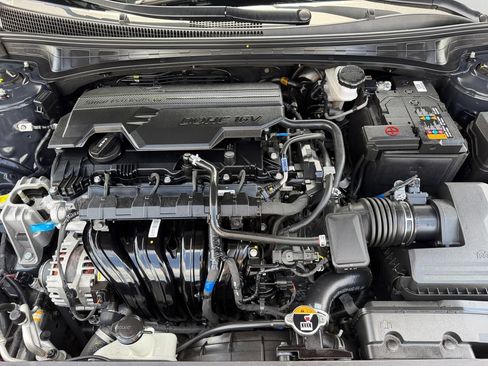 Used 2025 Hyundai Elantra Sport FWD image 29