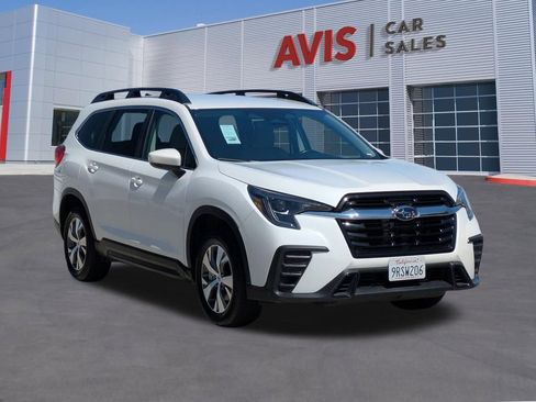 Used 2025 Subaru Ascent Premium AWD/4WD image 3