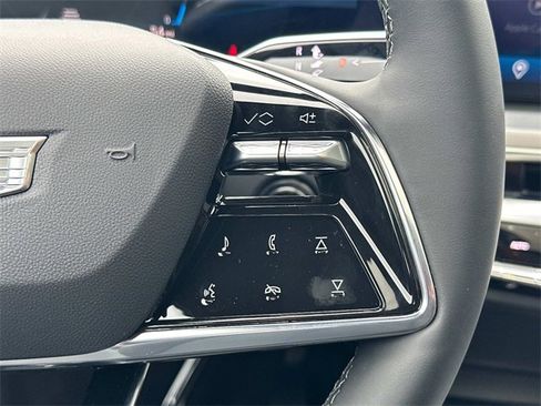 Used 2025 Cadillac Lyriq Luxury image 5