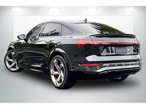 Used 2024 Audi SQ8 e-tron Premium Plus w/ Black Optic Package AWD/4WD image 12