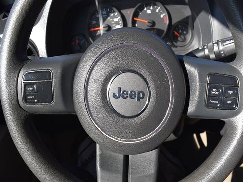Used 2011 Jeep Patriot Sport image 15