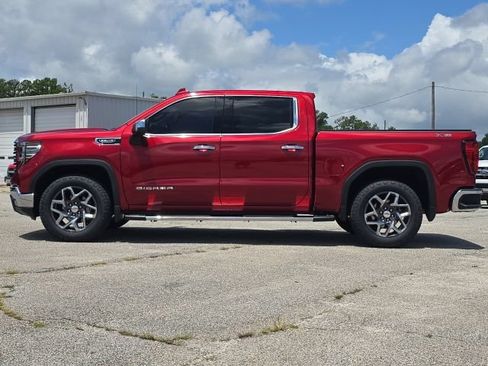 Used 2023 GMC Sierra 1500 SLT w/ SLT Premium Package AWD/4WD image 2