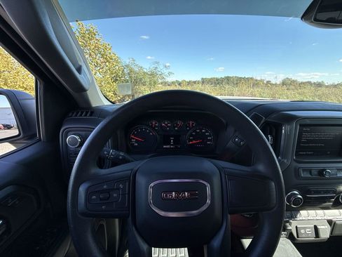 Certified 2025 GMC Sierra 1500 Pro w/ Pro Value Package image 17