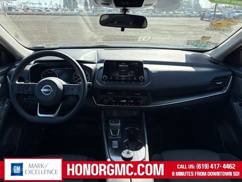 Used 2024 Nissan Rogue SV image 25