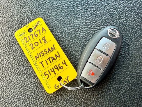 Used 2018 Nissan Titan SV w/ SV Convenience Package AWD/4WD image 27