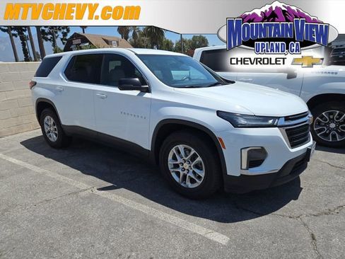Used 2023 Chevrolet Traverse LS FWD image 1