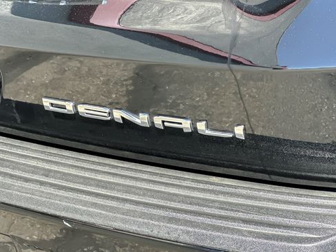 Used 2024 GMC Yukon XL Denali AWD/4WD image 28