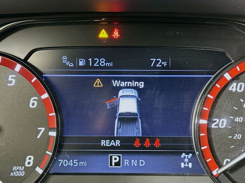 Used 2024 Nissan Frontier PRO-4X w/ Technology Package image 19