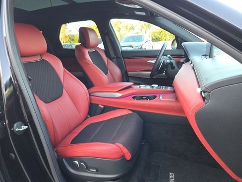 Used 2025 Genesis GV70 2.5T w/ Sport Prestige Package image 13