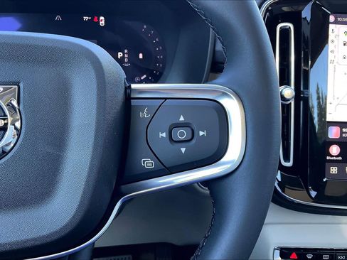 New 2026 Volvo XC40 B5 Plus w/ Protection Package Premier image 18